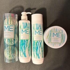 NEW Wow Me 4 Piece Shower/Bath Set